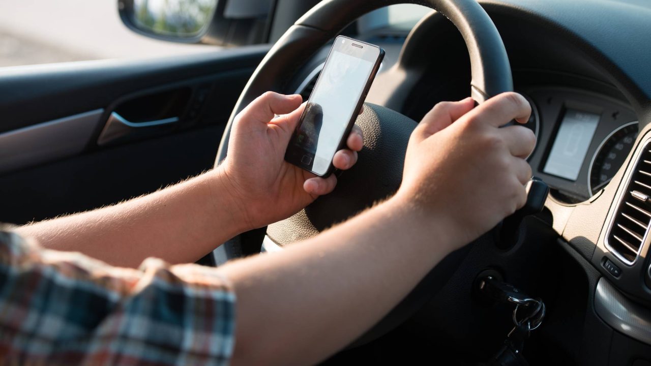 Malos hábitos de conducción comunes detrás de los accidentes de coche en Houston