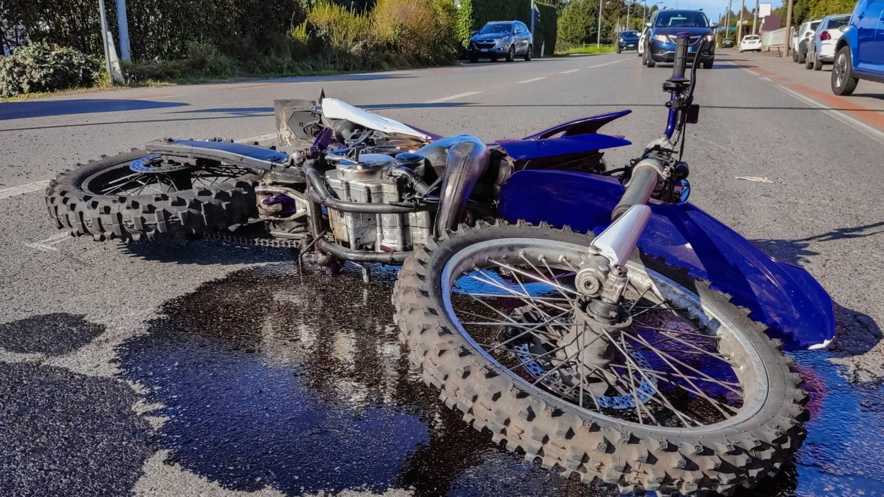 ¿Qué debo hacer si fui golpeado por una motocicleta en Houston, TX?